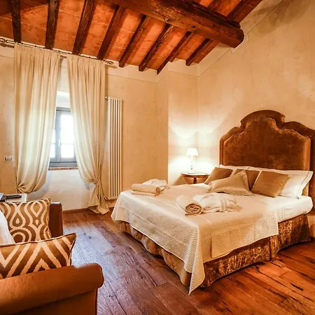 Сasa de vacaciones 15th-century With Infinity Pool And View Reggello