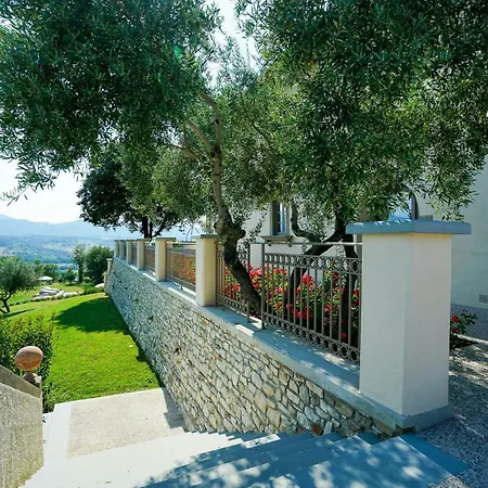 Сasa de vacaciones 15th-century With Infinity Pool And View Reggello